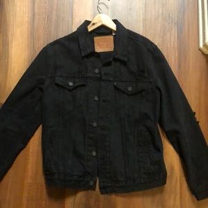 Levi’s distressed denim jacket  black